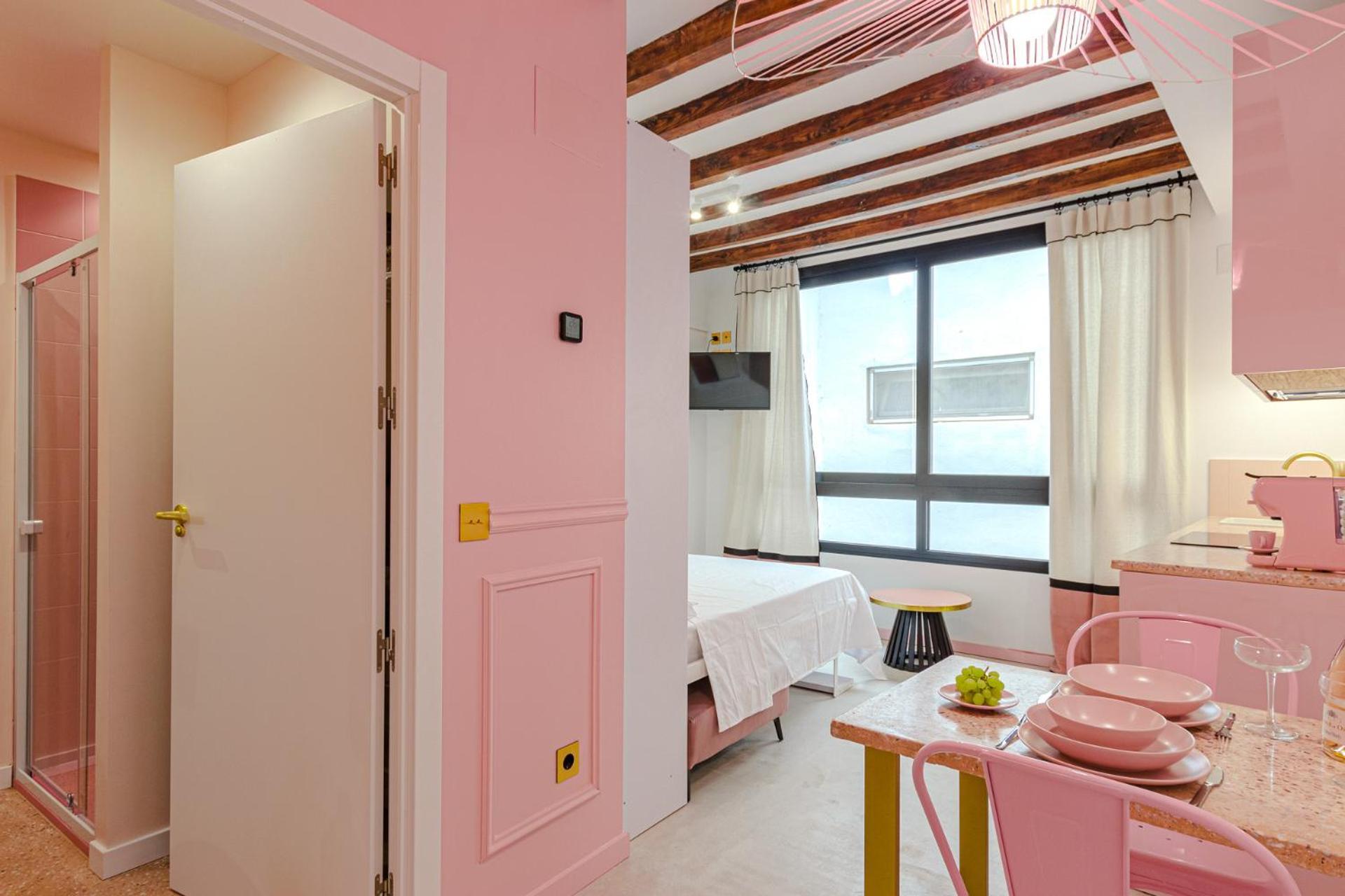Glamorous Pink Studio In City Center Alicante Extérieur photo